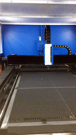 Cortadora del laser del CNC de la fibra con la cubierta de tabla del intercambio de Auotomatic FL-3015-3000W