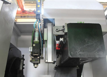 Laser automático 380V/50Hz de la fibra del metal del acero inoxidable de la cortadora del tubo del CNC