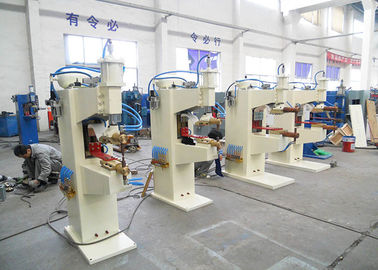 Inversor neumático DC 300-800kg 50Hz 60HZ de la soldadora de resistencia del punto