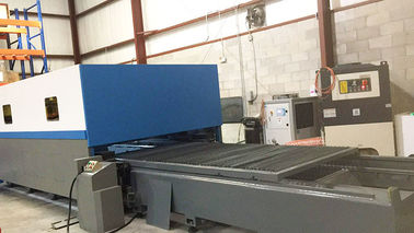 Placa ácida de acero del lavado de la cortadora del laser del CNC de la cubierta cercana 380V 50Hz/60Hz