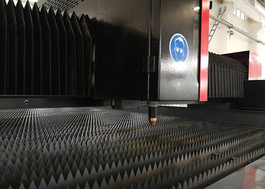 Tipo alta cortadora de la tabla del vencedor del plasma de la definición del CNC para el corte de hoja de metal